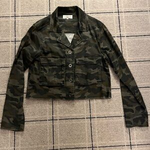 Bella Dahl Cropped Camo Green Women's Jacket